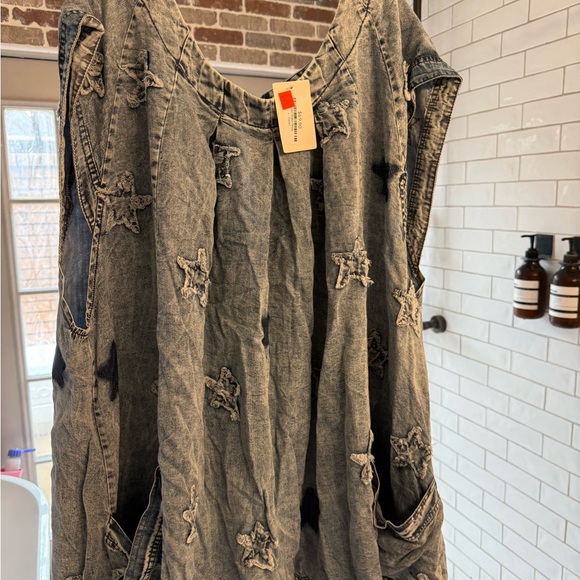 Star Patch Denim Dress - Picture 4 of 6